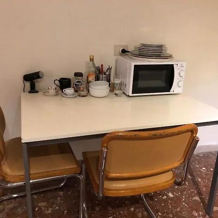 Ampio Monolocale Nel Cuore Della Citta Rome Buitenkant foto