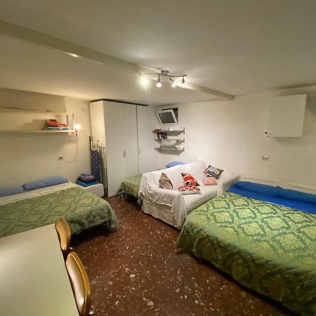 Ampio Monolocale Nel Cuore Della Citta Rome Buitenkant foto