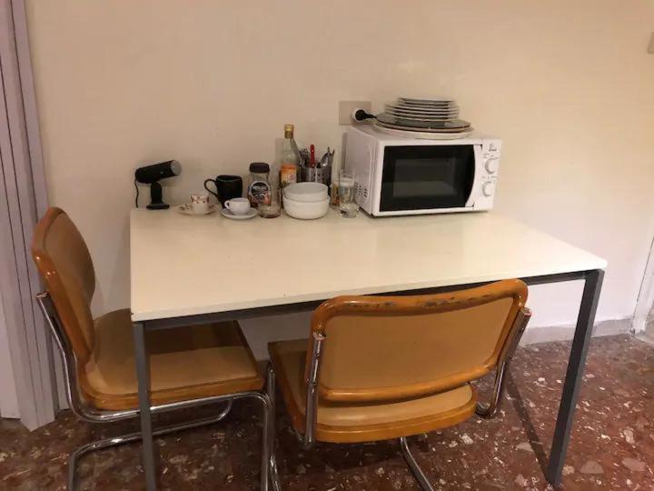 Ampio Monolocale Nel Cuore Della Citta Rome Buitenkant foto